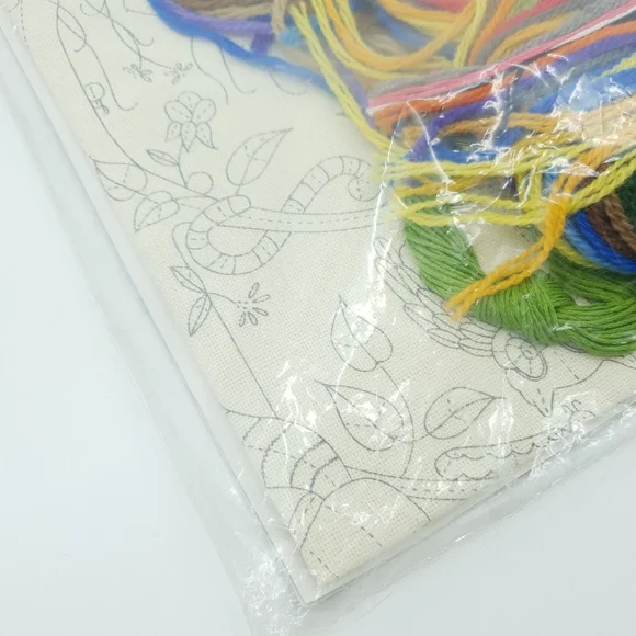 NEW VTG Dimensions Crewel Tree of Life Ellen Silver 1981 14"x20" Needlework Kit - Picture 7 of 7